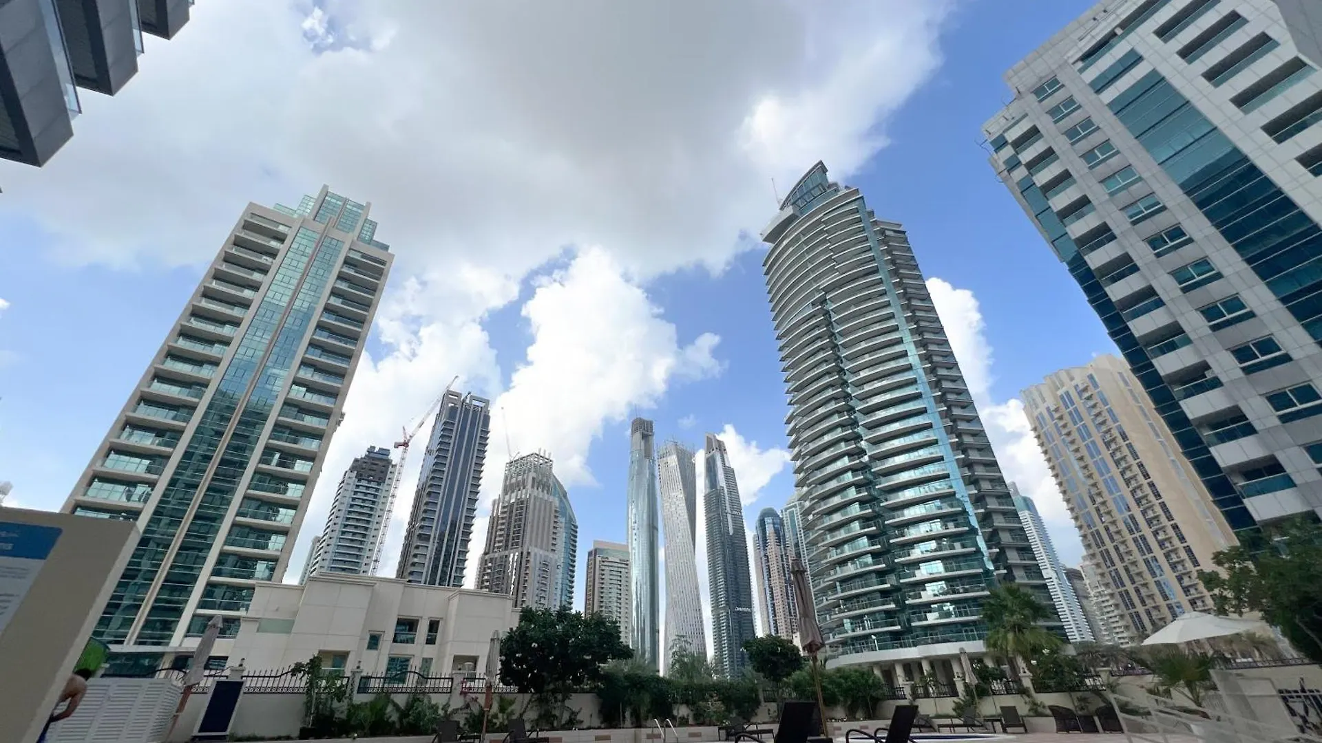 Apartment Spacious 2 Bed Apt At Marina High Floor Dubai