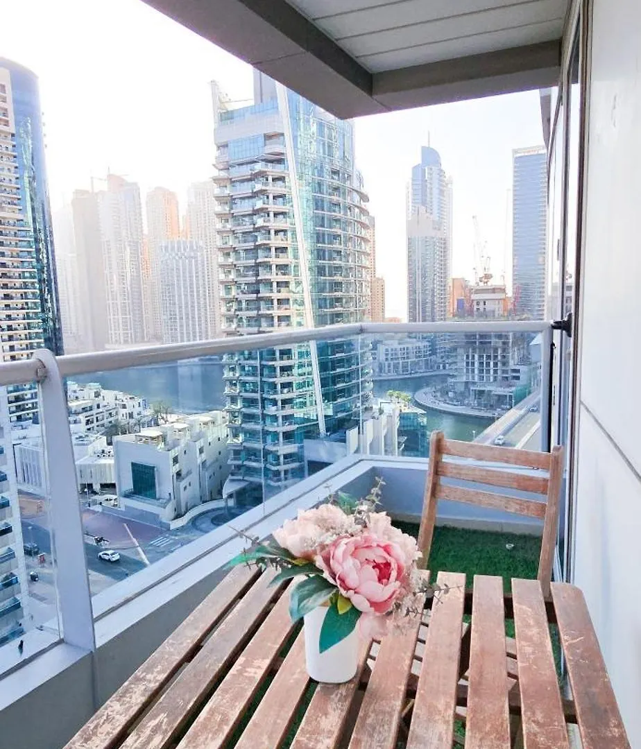 Spacious 2 Bed Apt At Marina High Floor Dubai Apartment
