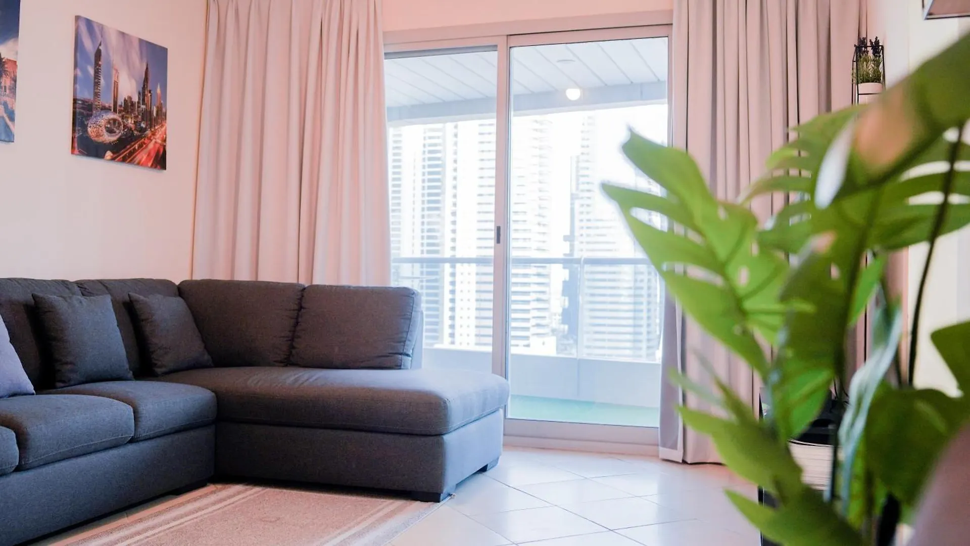 Spacious 2 Bed Apt At Marina High Floor Dubaj Egyesült Arab Emírségek