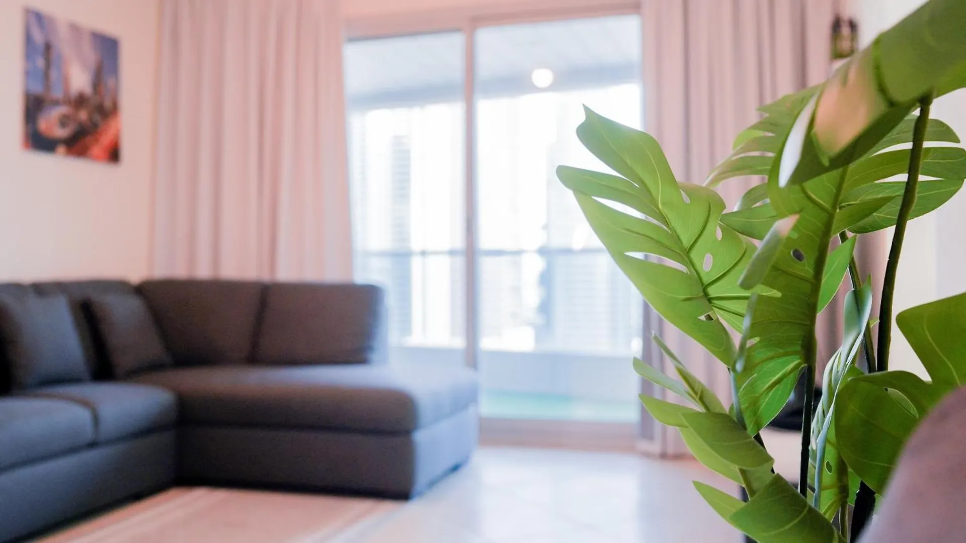 Spacious 2 Bed Apt At Marina High Floor Dubaj 0*,  Egyesült Arab Emírségek