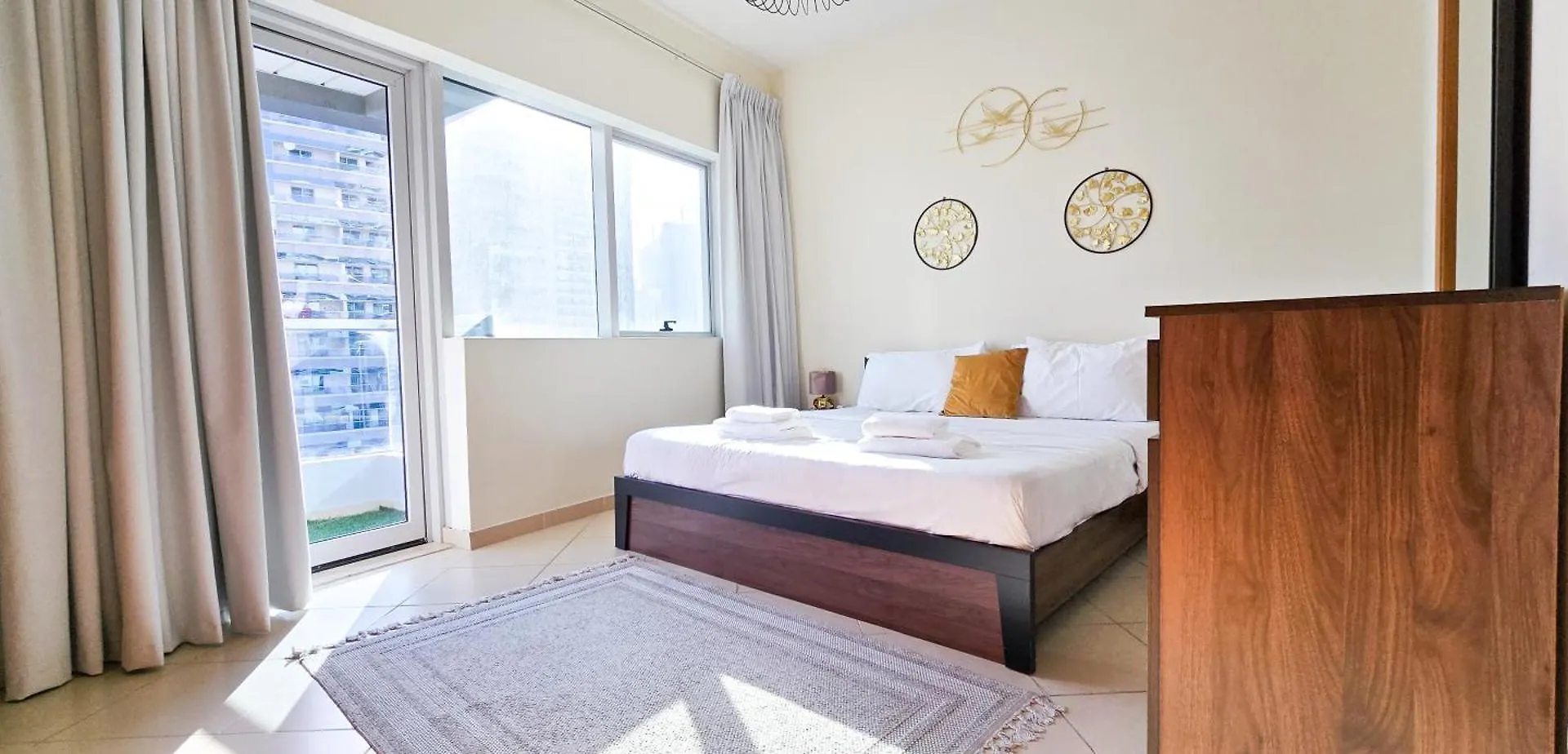 Spacious 2 Bed Apt At Marina High Floor Dubaj 0*,  Egyesült Arab Emírségek