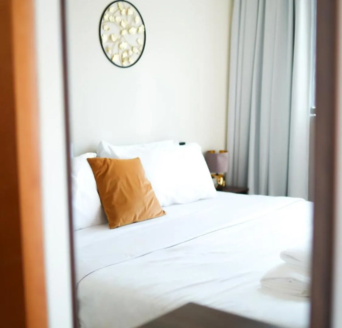 Apartment Spacious 2 Bed Apt At Marina High Floor Dubai