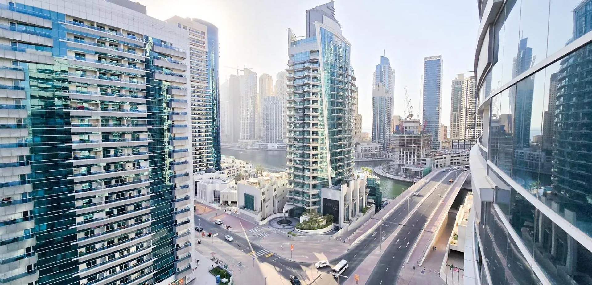 Spacious 2 Bed Apt At Marina High Floor Dubaj Apartman