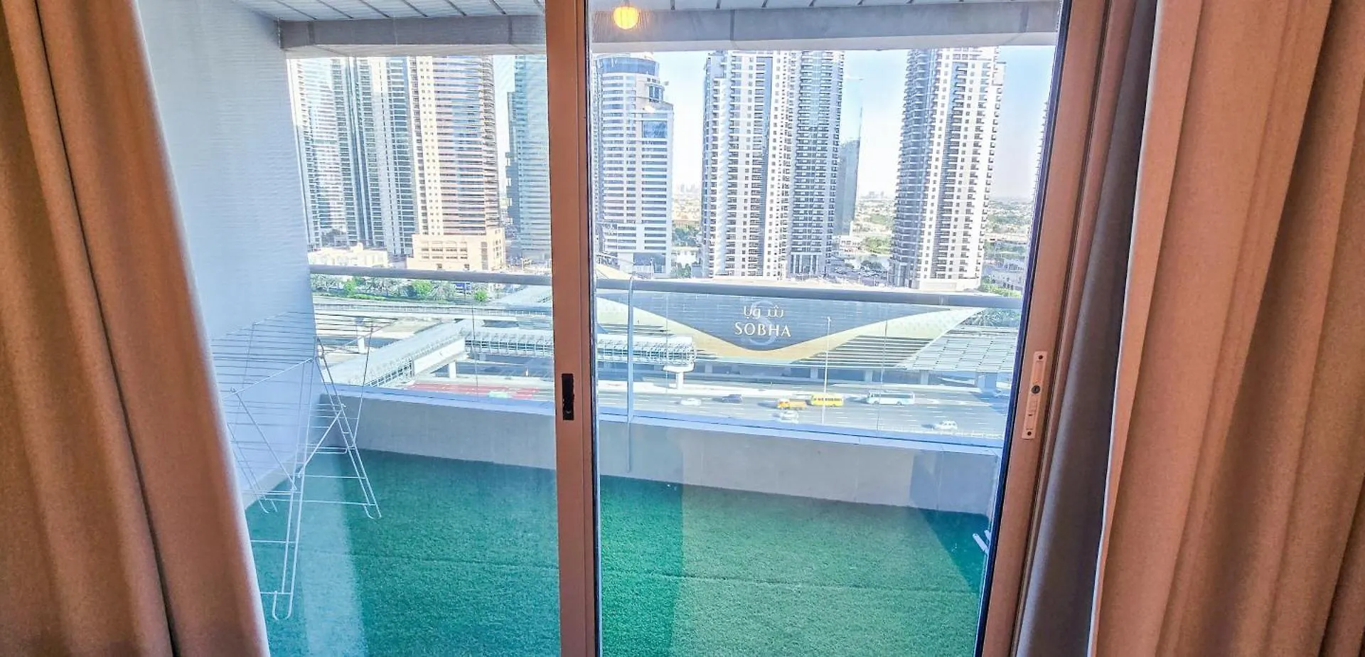 Spacious 2 Bed Apt At Marina High Floor Dubai Apartment