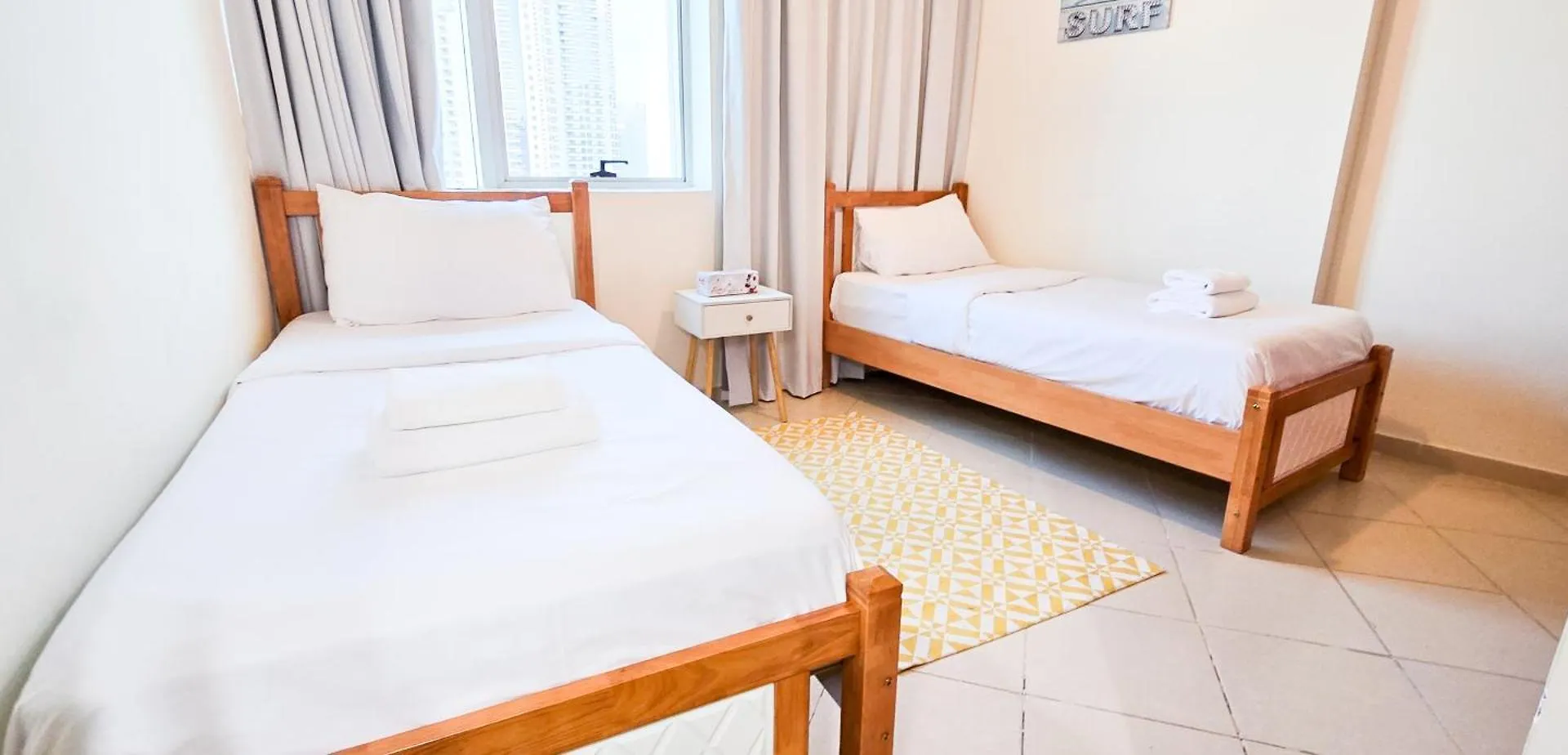 Spacious 2 Bed Apt At Marina High Floor Dubaj Apartman