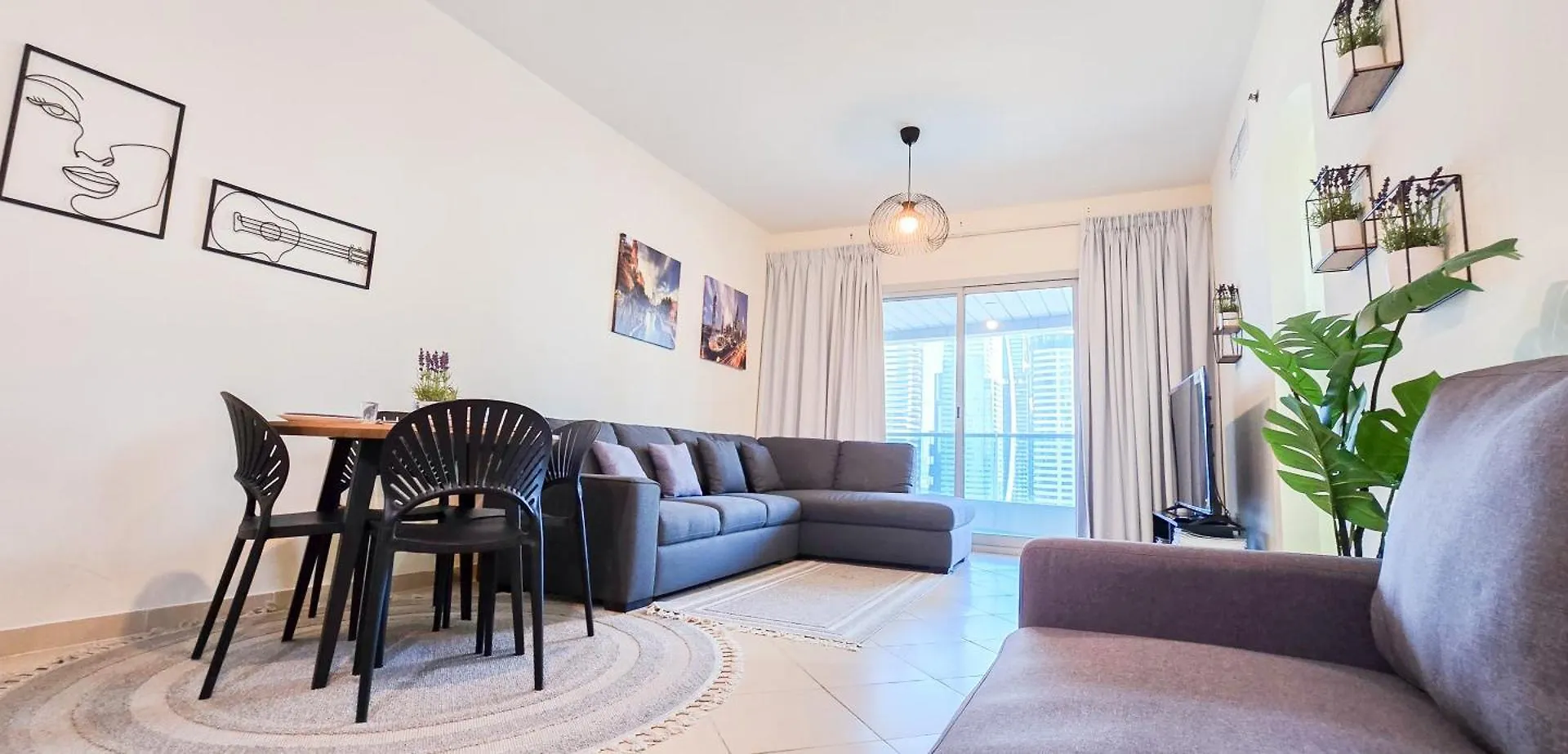 Spacious 2 Bed Apt At Marina High Floor Dubaj 0*,  Egyesült Arab Emírségek